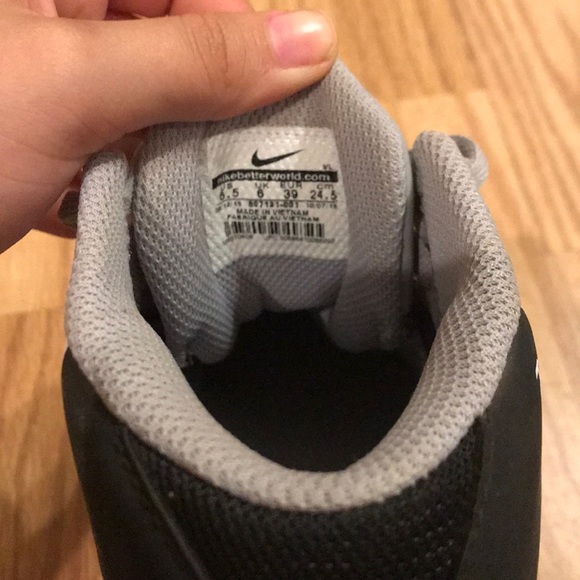 Nike Baseball Cleats - Picture 5 of 6